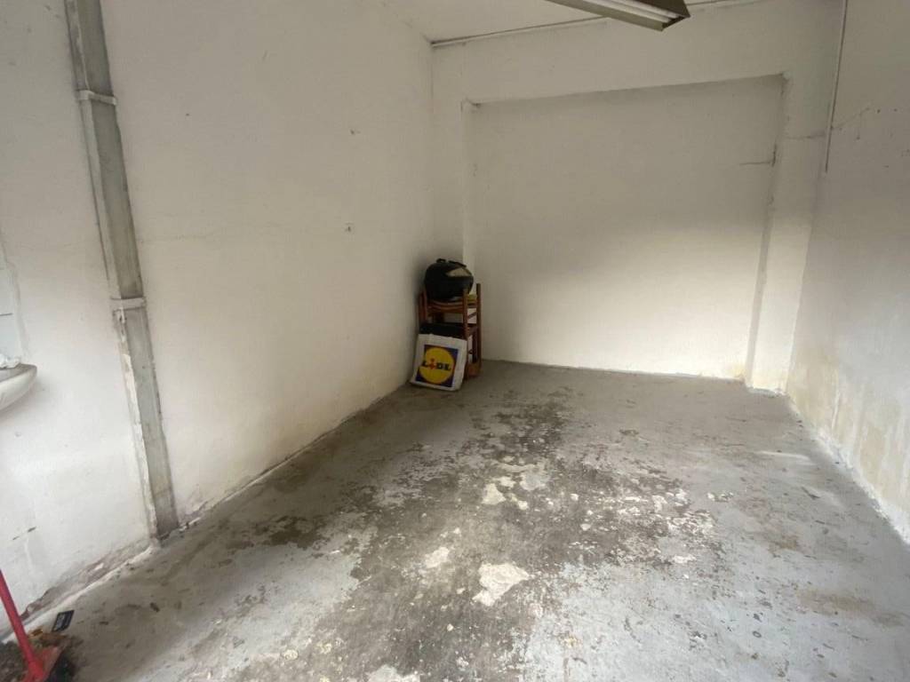 Box / garage a Genova in Via Campomorone, 103 - Foto 3