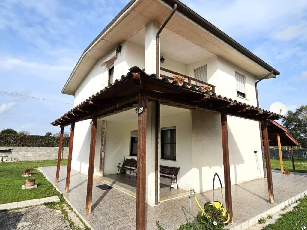 Villa a Latina in Strada Piscina Panzesi, 232 - Foto 5