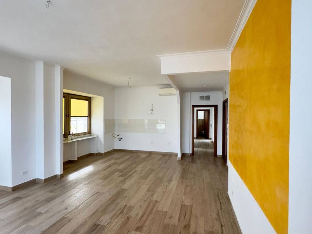 Appartamento a Follonica in Via Emilio Bicocchi - Foto 2