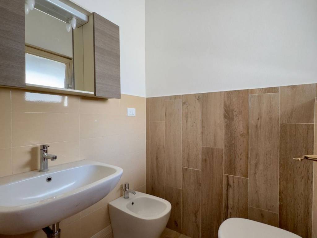 Appartamento a Follonica in Via Emilio Bicocchi - Foto 4