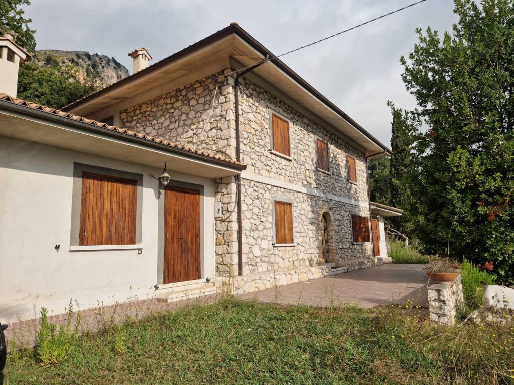 Villa a Spigno saturnia in Via Pedemontana, 31 - Foto 2