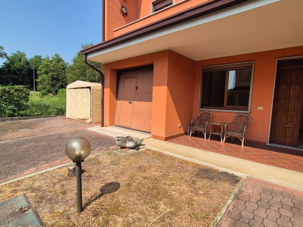 Villa a Goito in Strada Statale Goitese, 299 - Foto 2