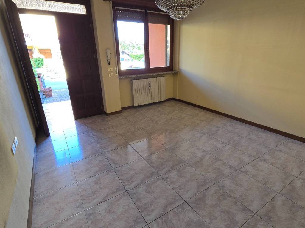 Villa a Goito in Strada Statale Goitese, 299 - Foto 4