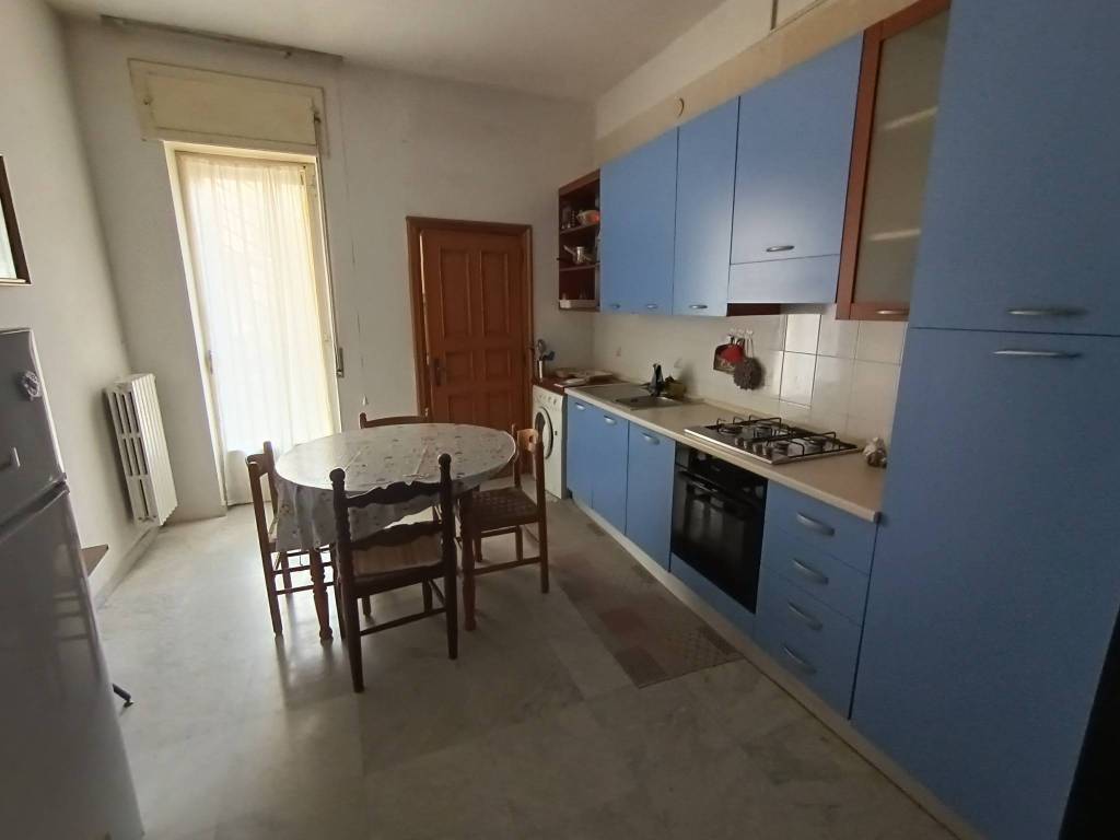 Appartamento a Foggia in Via Vincenzo Acquaviva, 23 - Foto 4