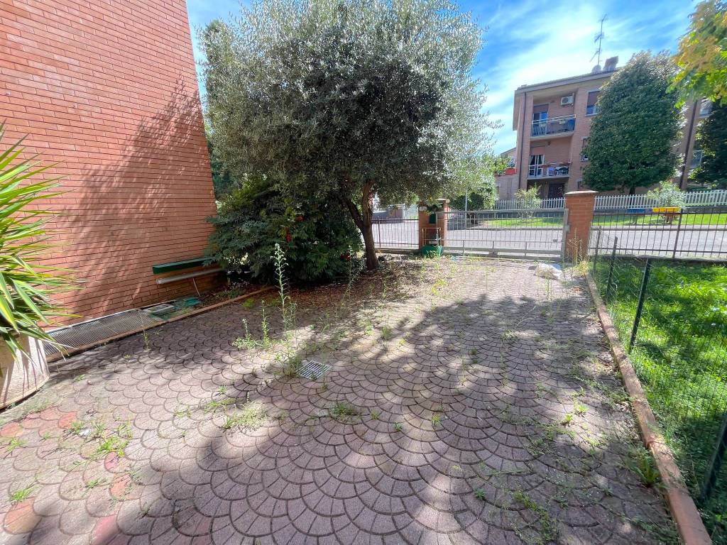 Appartamento a Reggio emilia in Via Guido De Ruggiero - Foto 5
