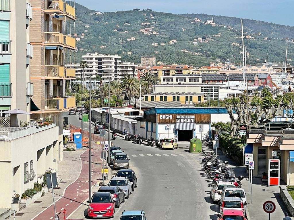 Appartamento a Chiavari in Corso Cristoforo Colombo, 12C - Foto 4