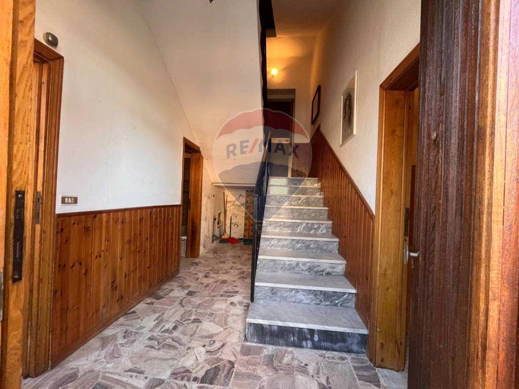 Casa indipendente a Tonara in via Roma, 36 - Foto 4