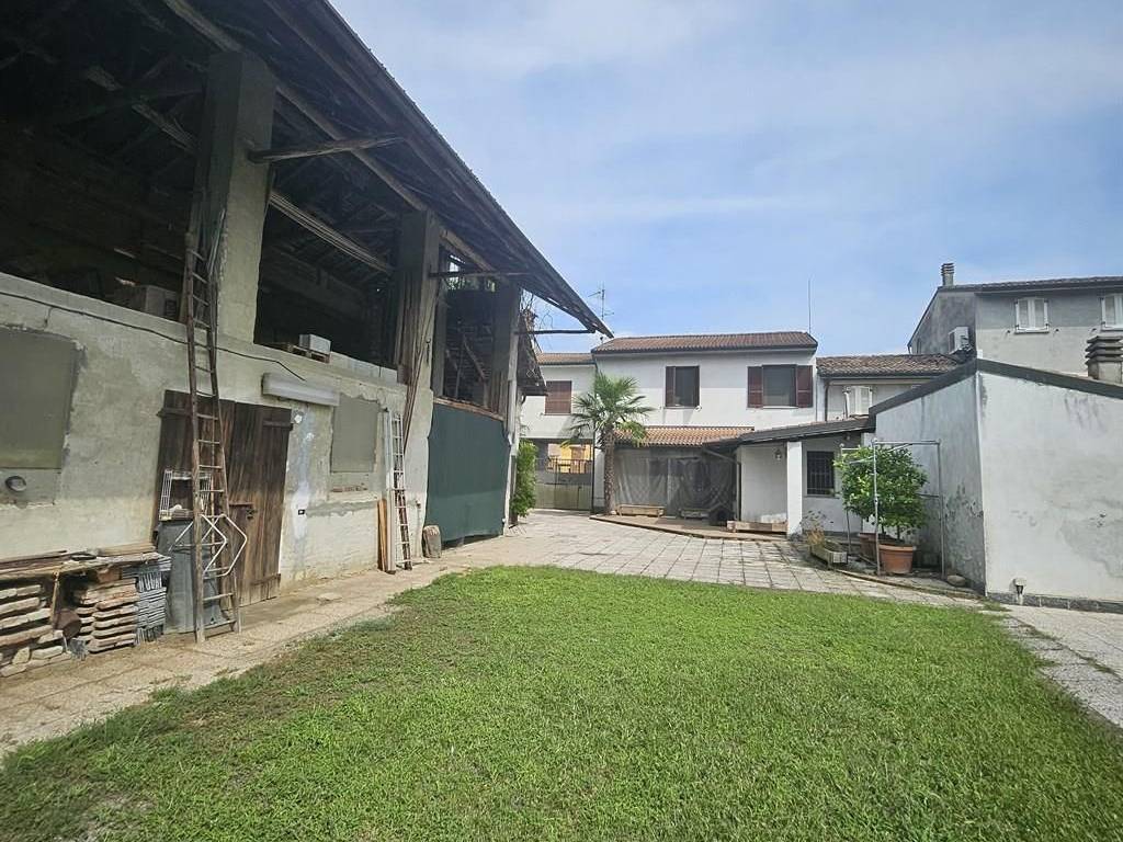 Villa a Badia pavese in Via Monticelli, 12 - Foto 4