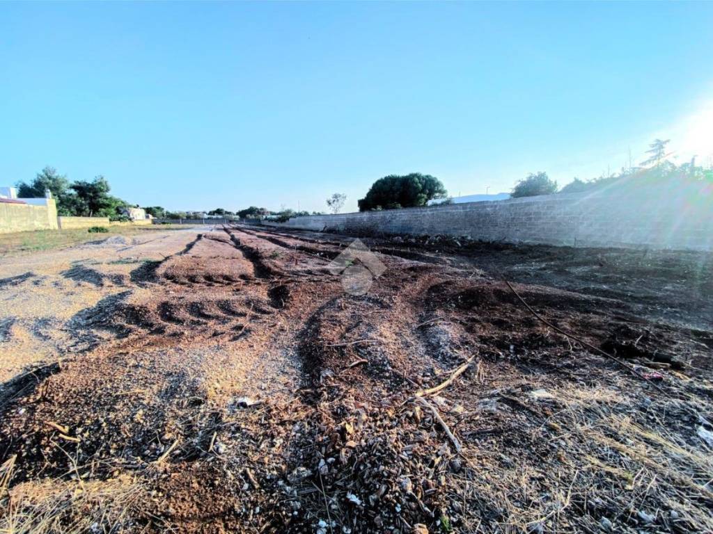 Terreno a Manduria in Via Passeggio - Foto 2