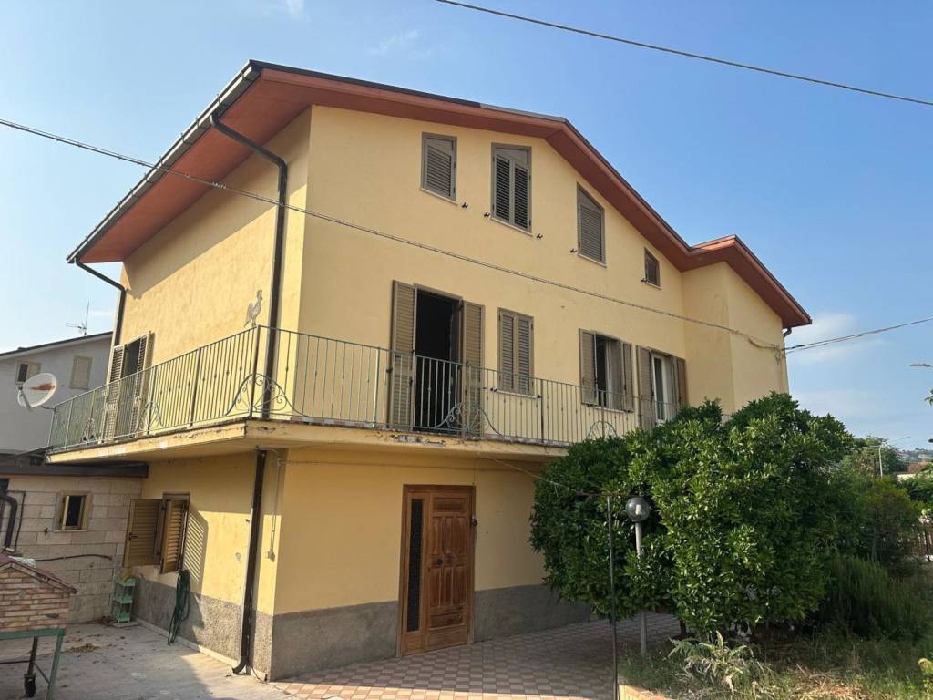 Casa indipendente a Scafa in Contrada Decontra, 222 - Foto 2