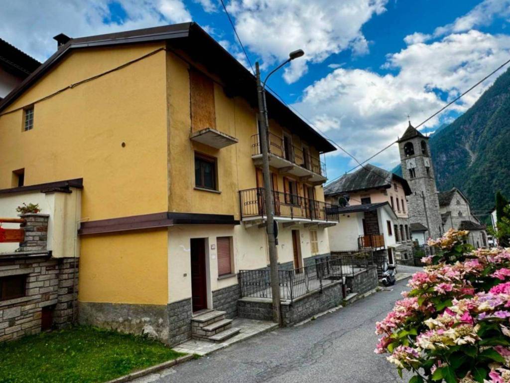 Appartamento a Antrona schieranco in Via Guglielmo Marconi, 10 - Foto 2