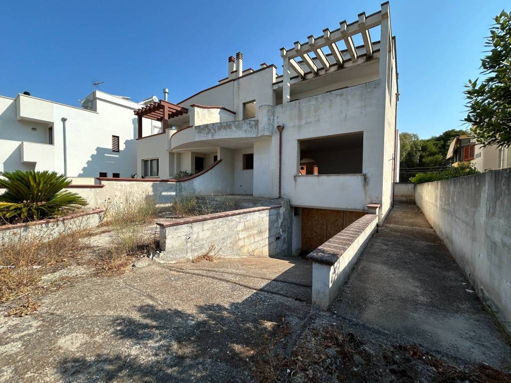 Villa a Tuglie in Via L. Rizzo - Foto 2