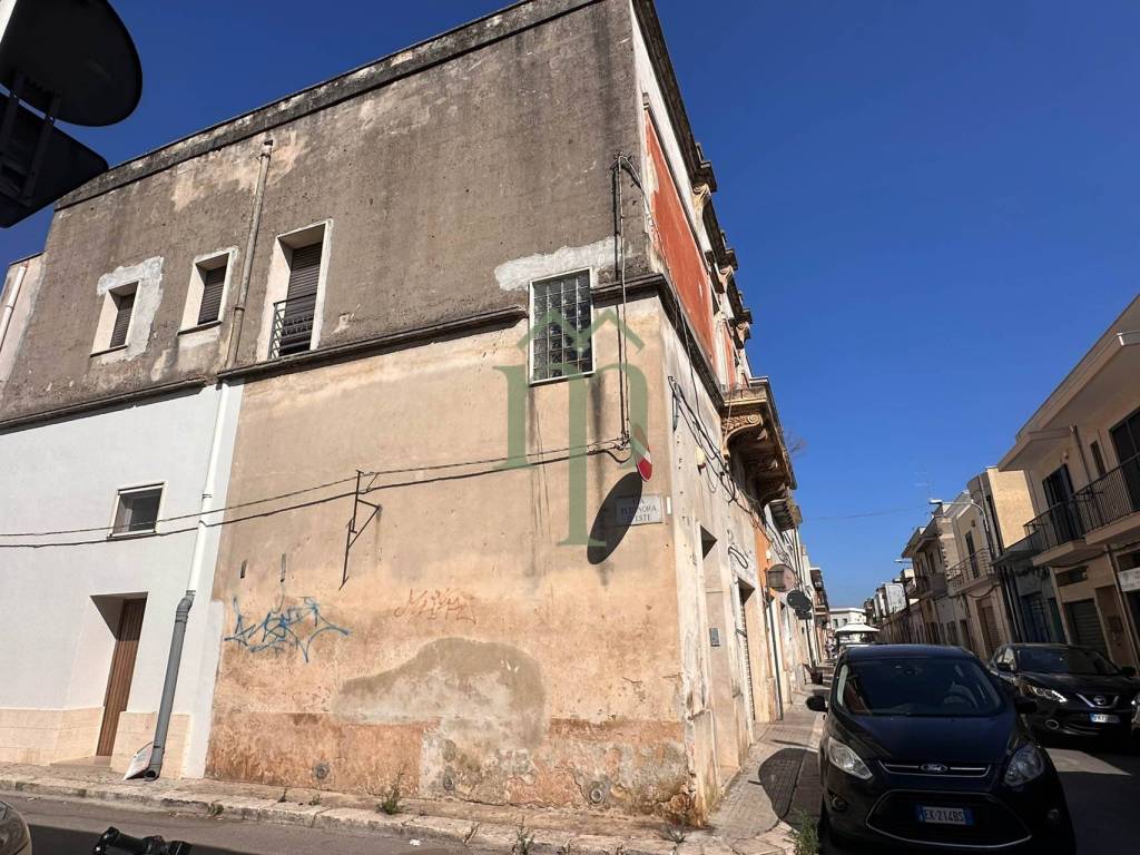 Palazzo / stabile a San vito dei normanni in Via Mesagne - Foto 2