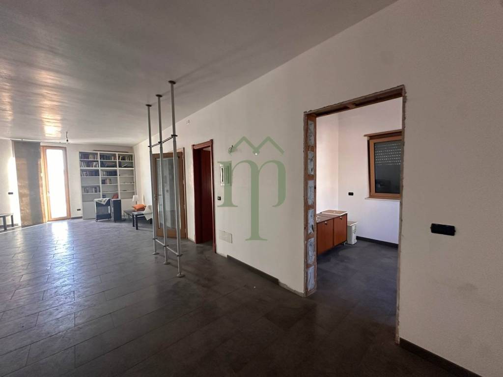 Palazzo / stabile a San vito dei normanni in Via Mesagne - Foto 3