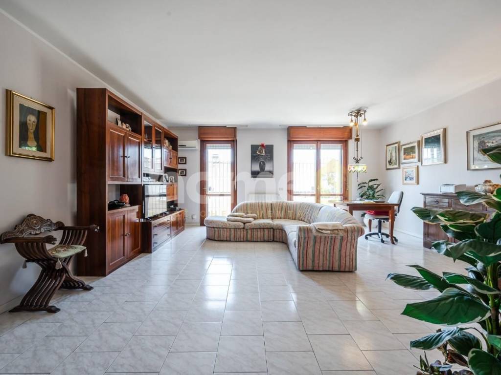 Appartamento a Reggio emilia in Via Massimo Samoggia, , 45 - Foto 2
