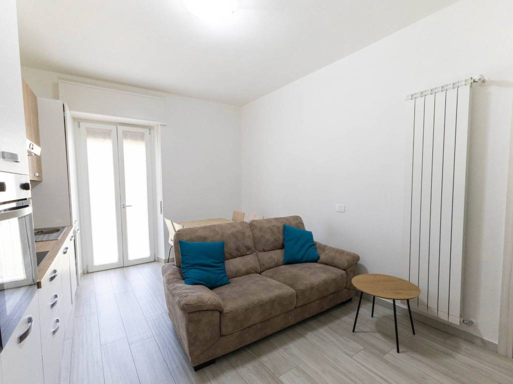 Appartamento a Somma lombardo in Via Quadro, 1 - Foto 2