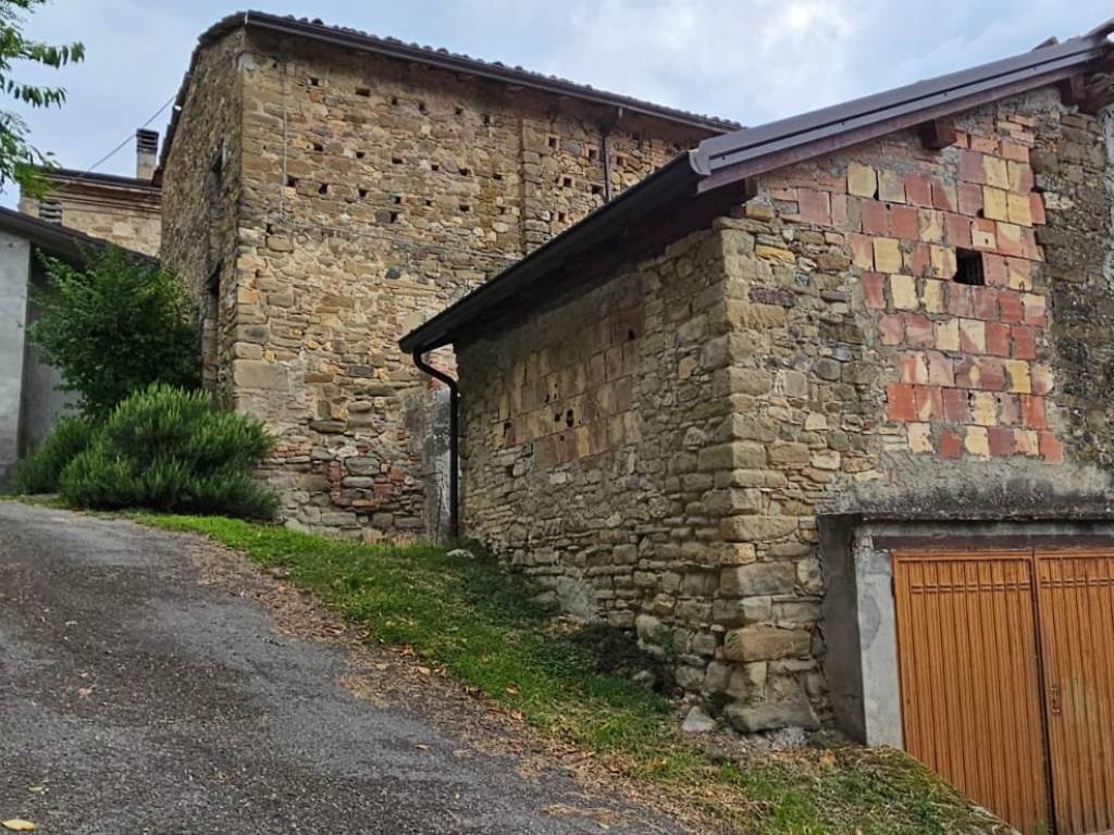 Casa indipendente a Varano de' melegari in Località Spiaggio - Foto 2