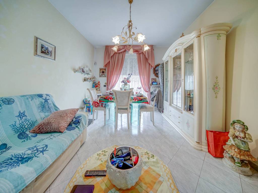 Appartamento a Cardano al campo in Via Antonio Gramsci, 45 - Foto 3