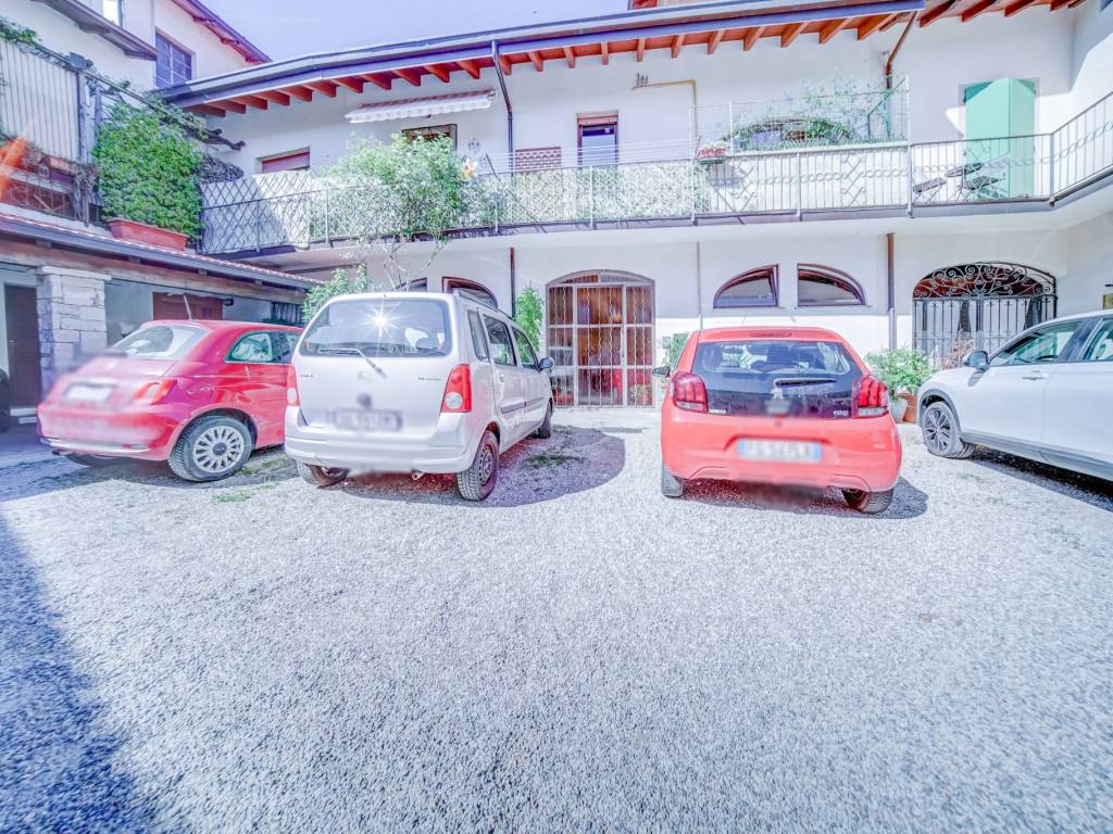 Appartamento a Angera in VIA ACHILLE PIAZZI, 3 - Foto 2
