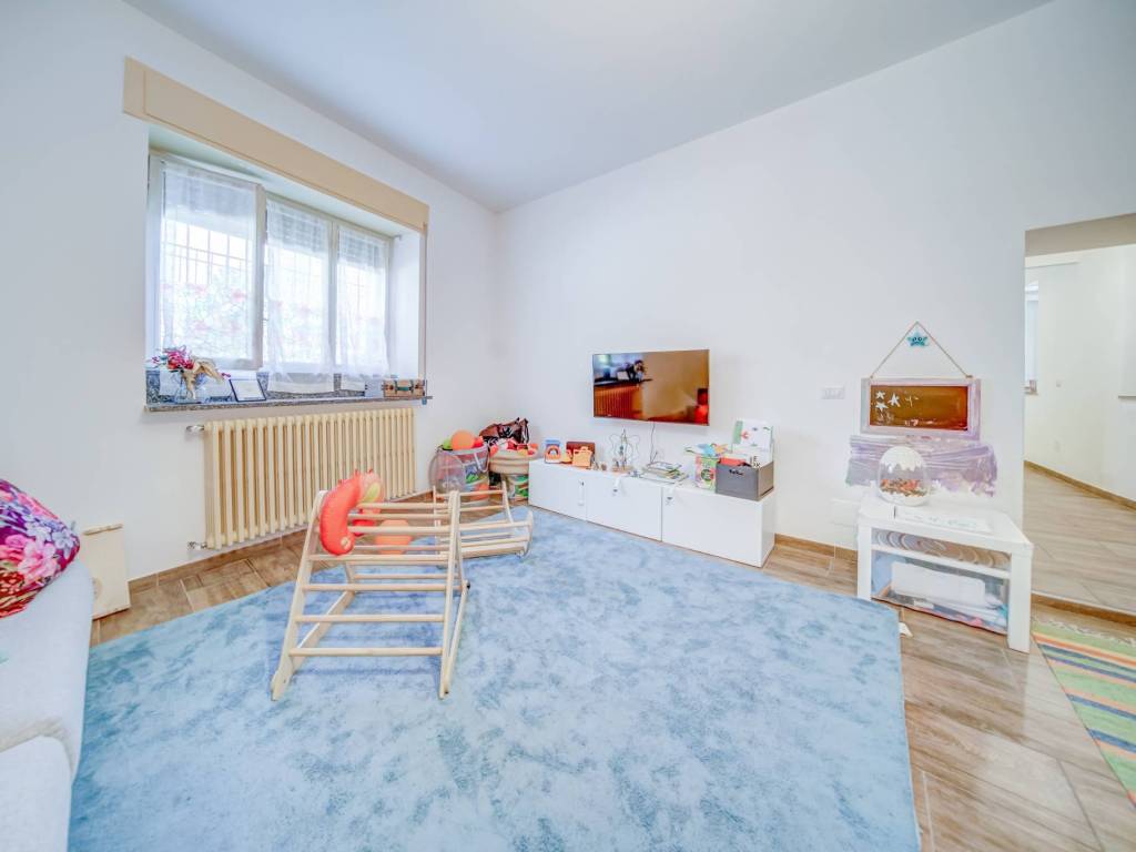 Appartamento a Angera in VIA ACHILLE PIAZZI, 3 - Foto 5