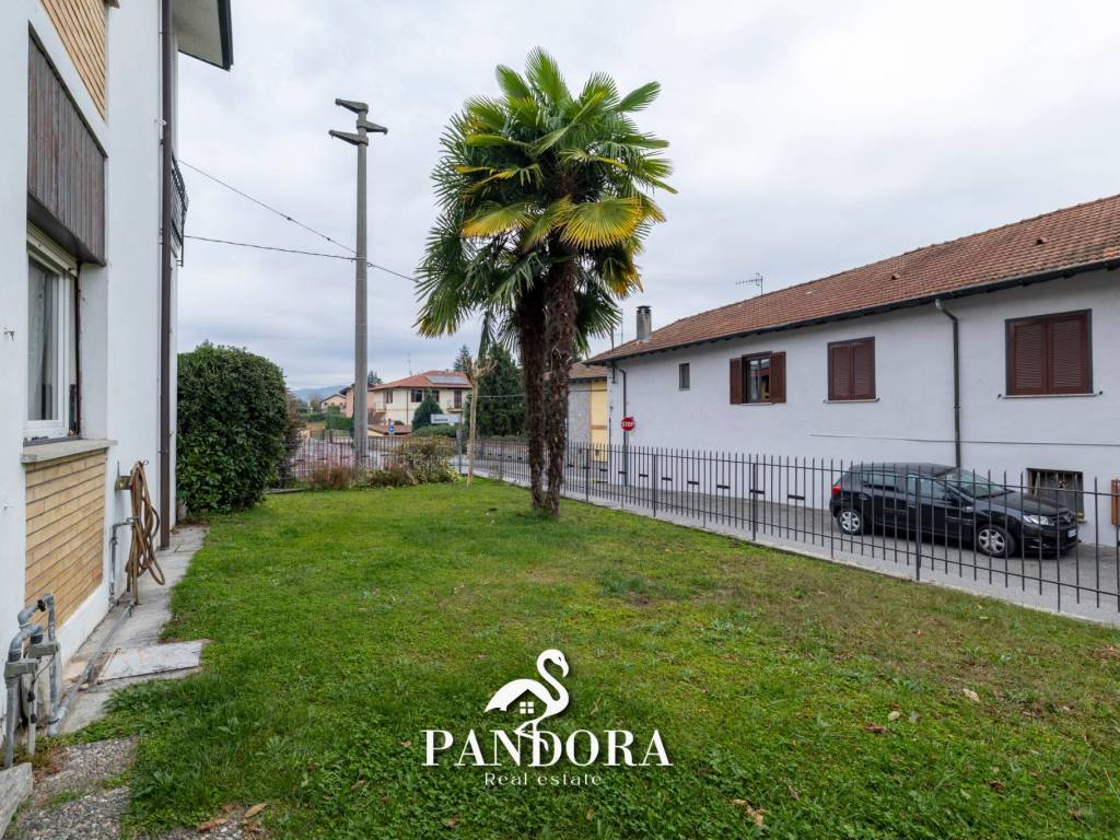 Villa a Angera in via Genova, 1 - Foto 5
