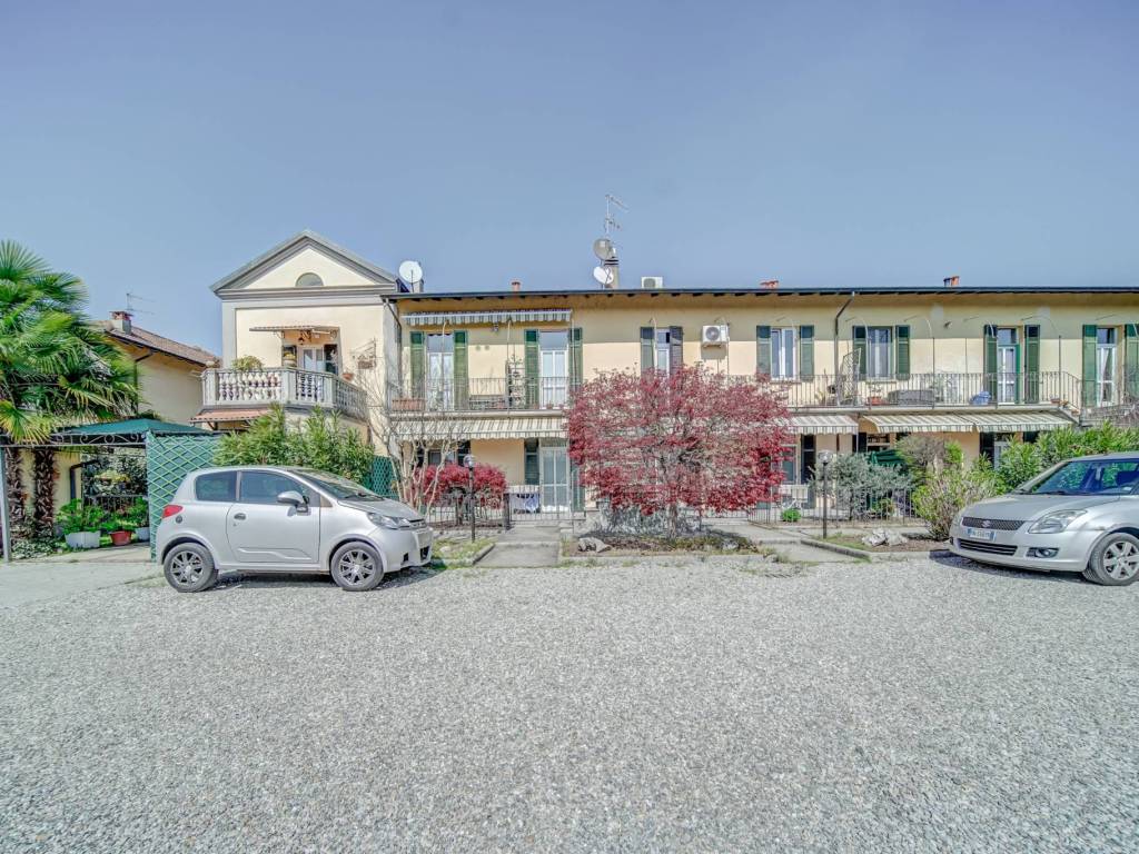 Appartamento a Angera in giuseppe verdi, 62 - Foto 2