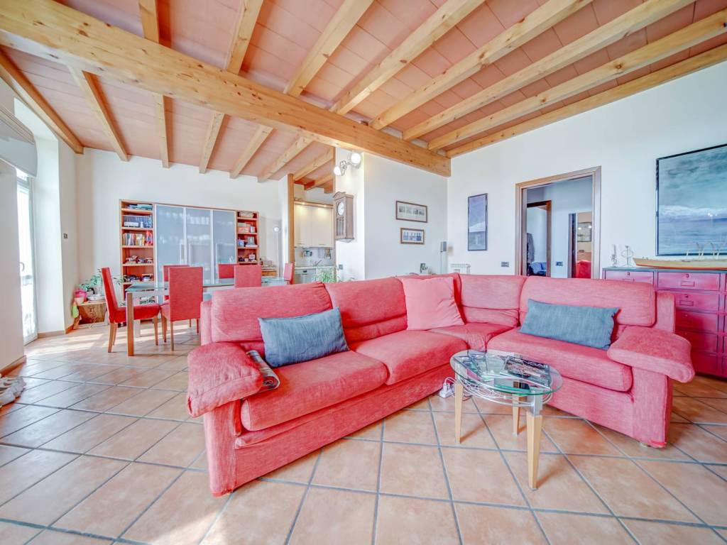 Appartamento a Angera in giuseppe verdi, 62 - Foto 3