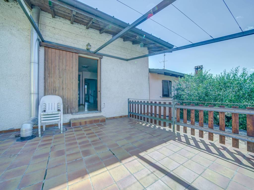Villa a Angera in via ai pozzi, 1 - Foto 2