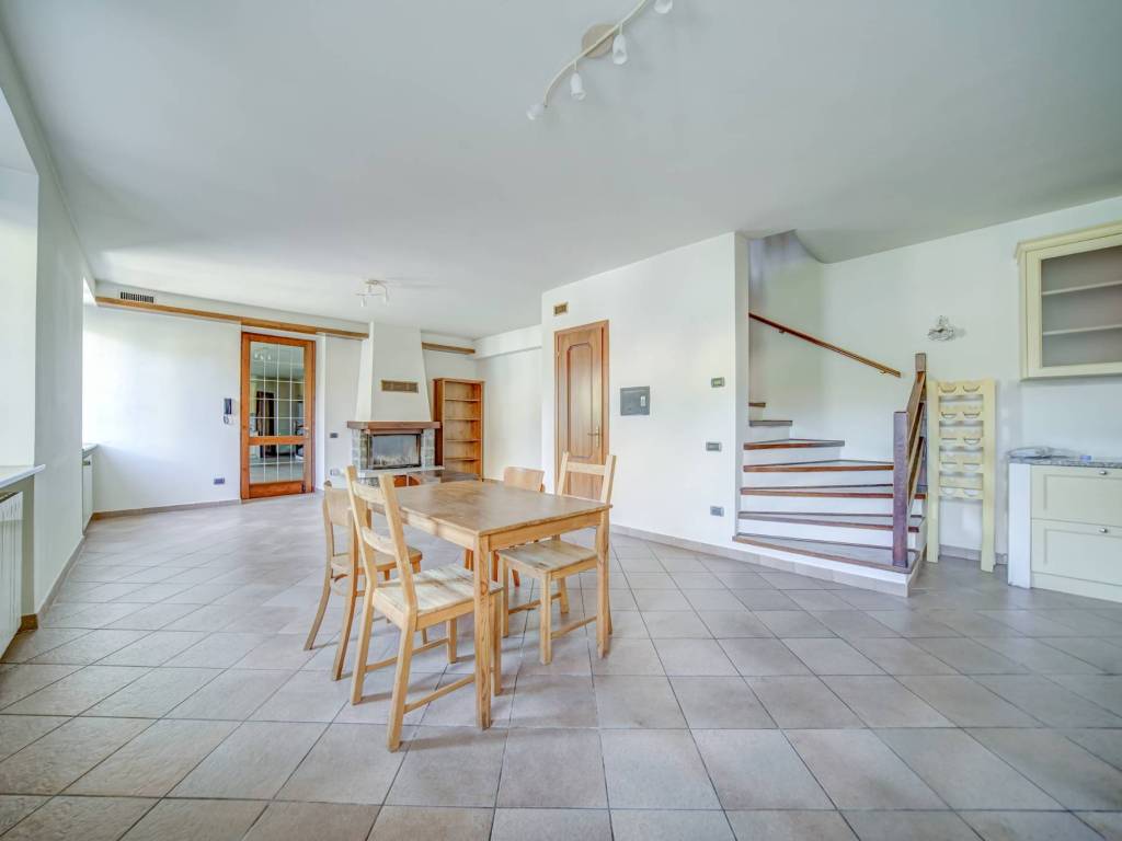 Villa a Angera in via ai pozzi, 1 - Foto 4