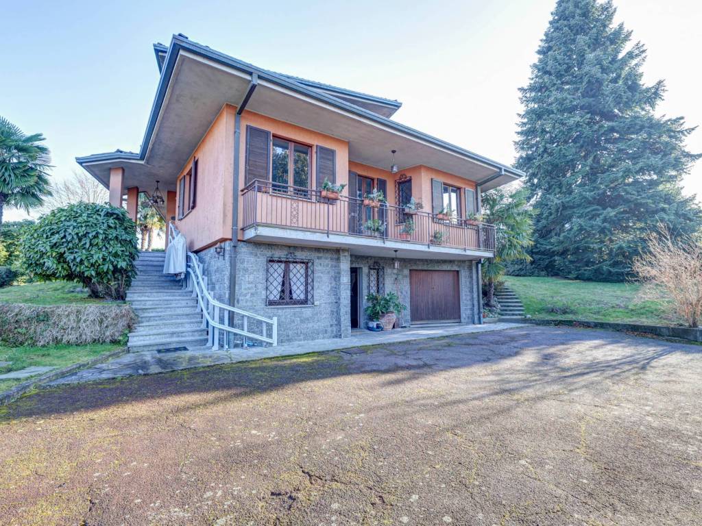 Villa a Cadrezzate con osmate in via Guglielmo Marconi, 40 - Foto 2