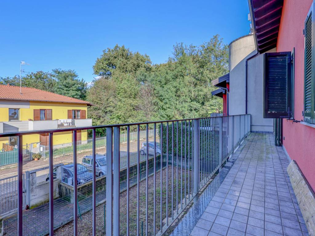 Appartamento a Brebbia in via rebuschini, 5 - Foto 4