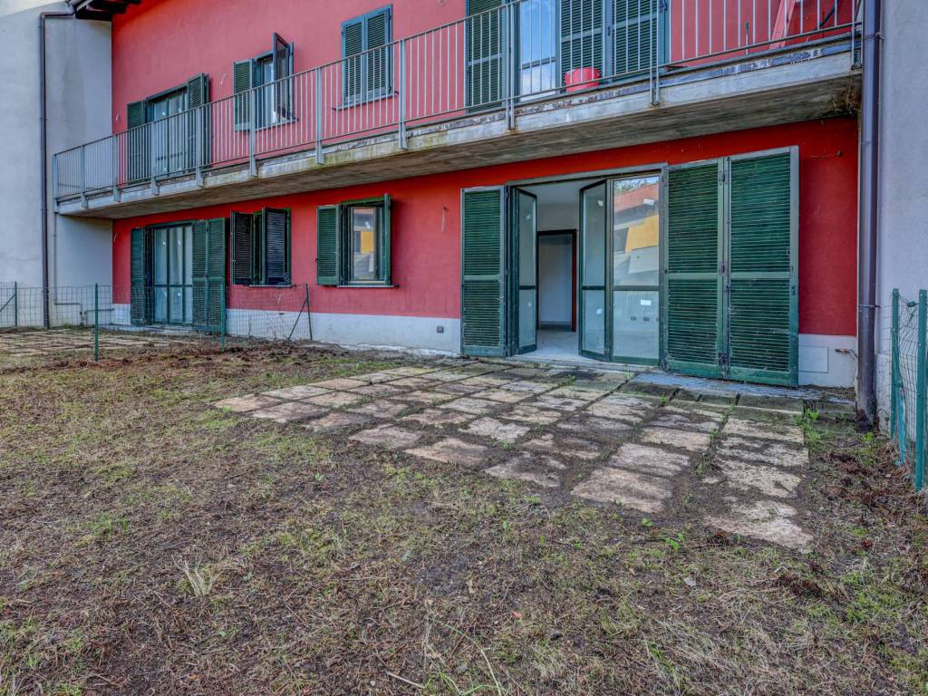 Appartamento a Brebbia in Via rebuschini, 5 - Foto 2