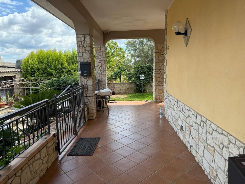 Villa a Catanzaro in Via Passo dell'Agrifoglio - Foto 2