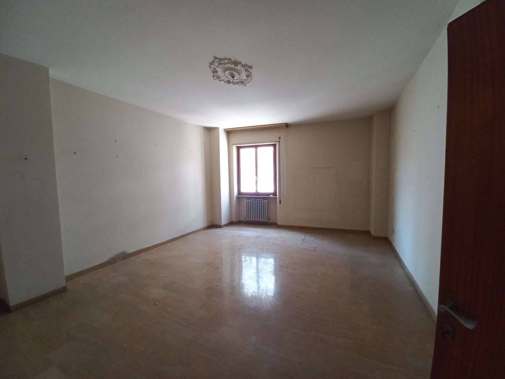 Appartamento a Pesaro in piazza Lazzarini 4/5 - Foto 3