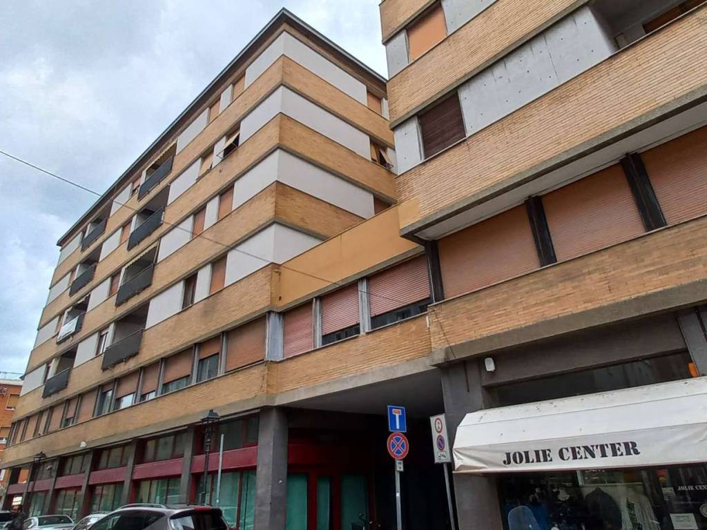 Appartamento a Pesaro in piazza Lazzarini 4/5 - Foto 2