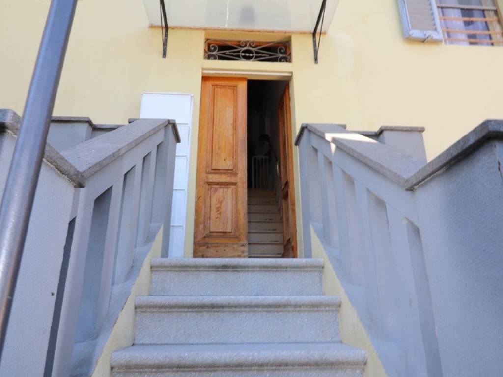 Appartamento a Montevarchi in Via Giuseppe Verdi - Foto 3