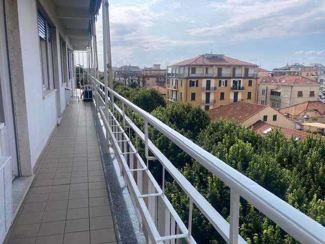 Appartamento a Albenga in Viale martiri della libertà - Foto 2