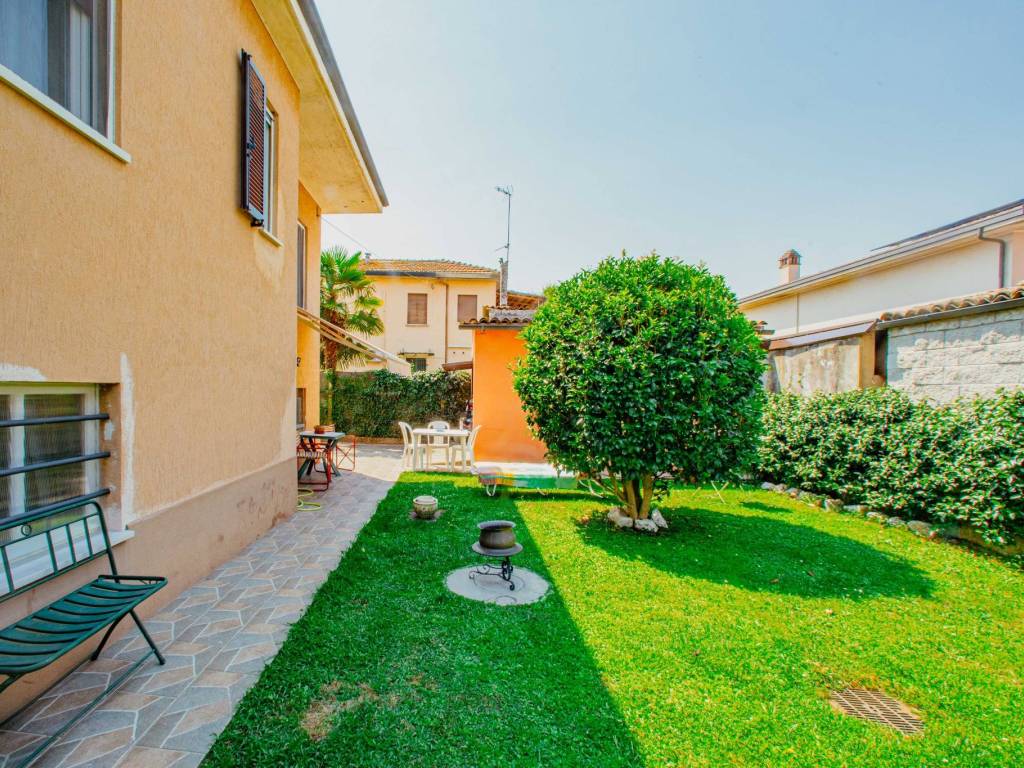 Villa a Ferrera erbognone in Via della Costituzione - Foto 2