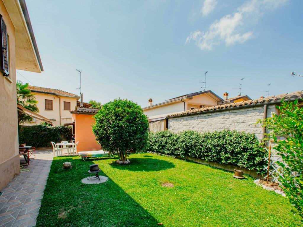 Villa a Ferrera erbognone in Via della Costituzione - Foto 3