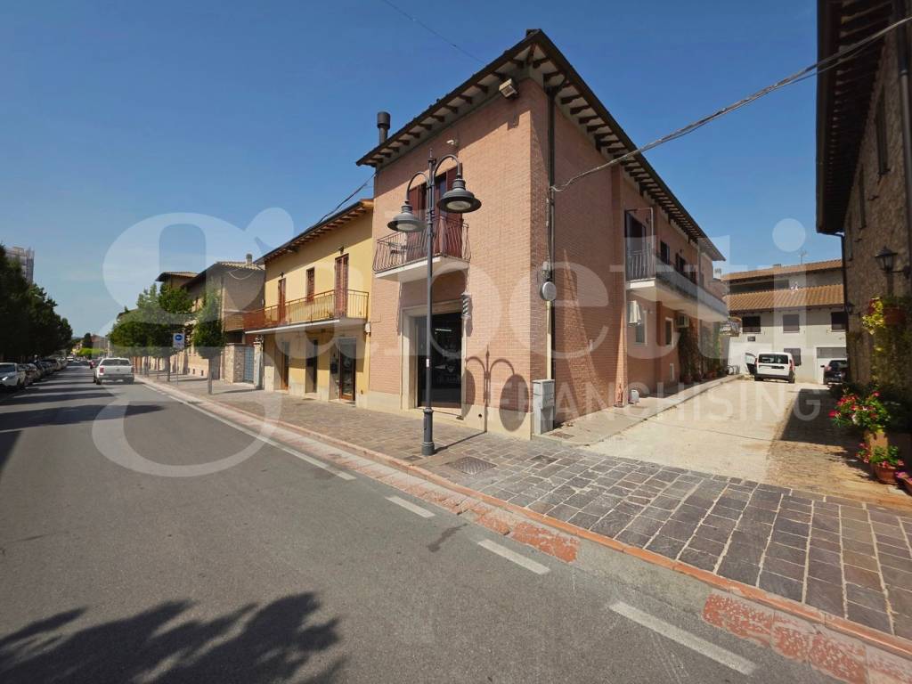 Casa indipendente a Assisi in VIA PATRONO D'ITALIA, 15 - Foto 4