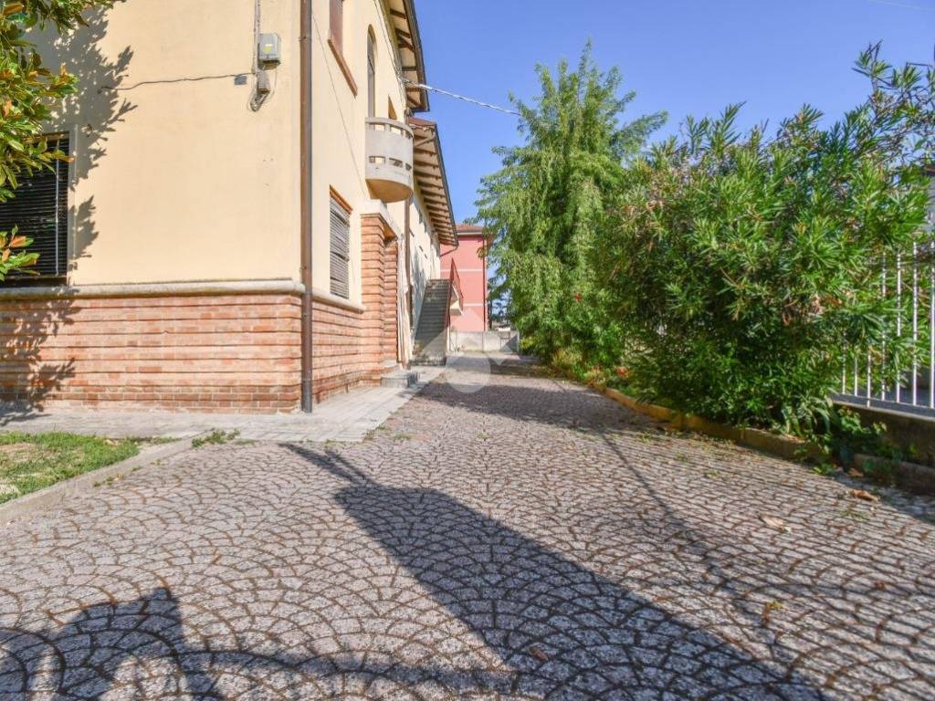 Villa a Poggio renatico in Via Guglielmo Marconi, 9 - Foto 4