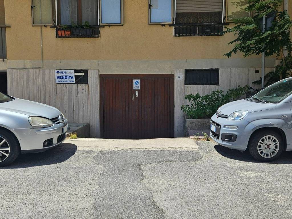 Box / garage a Soverato in Via Piave, 8 - Foto 2