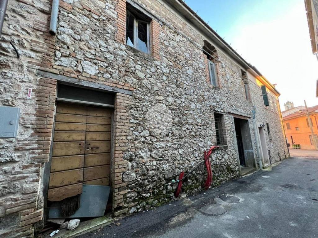 Casa indipendente a Montebuono in Viale Guglielmo Marconi - Foto 2