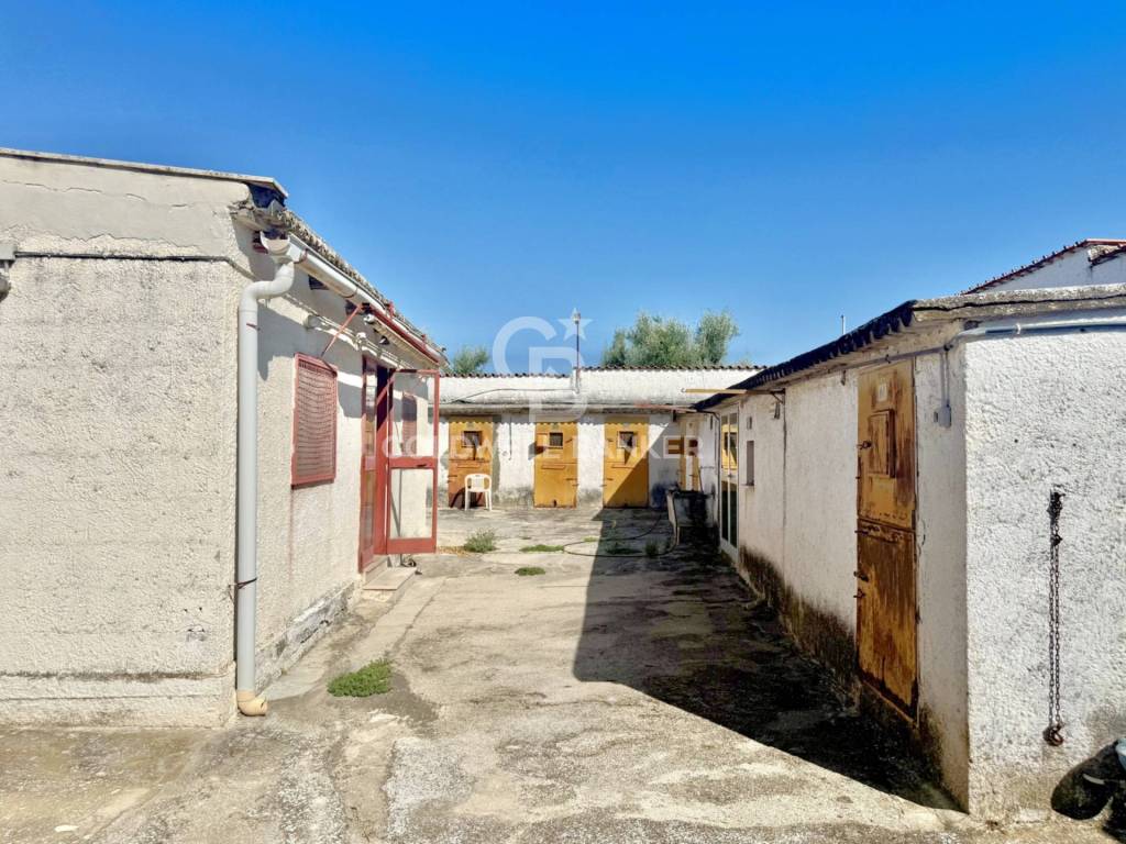 Villa a Trani in STRADA PROVINCIALE 13 - Foto 4