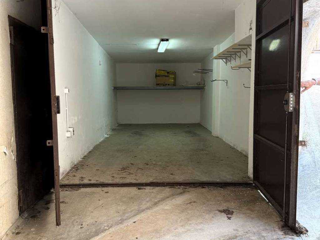 Box / garage a Brindisi in Via A. Lanzellotti, 3 - Foto 3