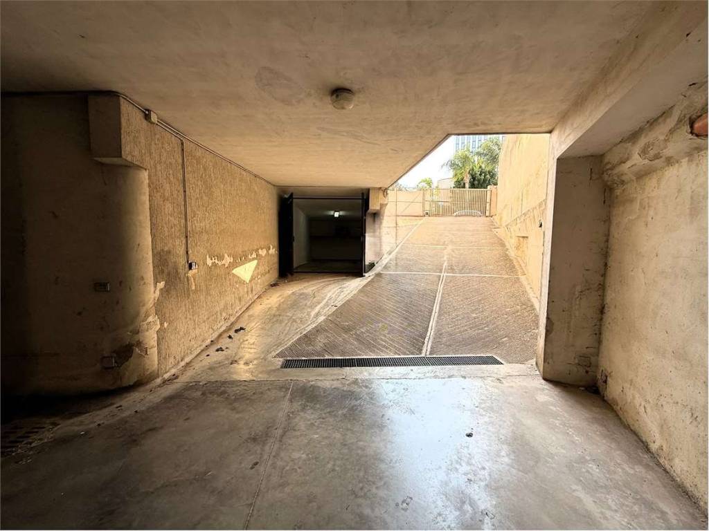 Box / garage a Brindisi in Via A. Lanzellotti, 3 - Foto 5