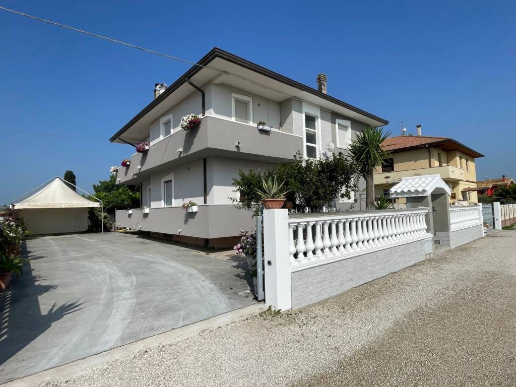 Appartamento a Roseto degli abruzzi in Via Ciro Romualdi - Foto 4