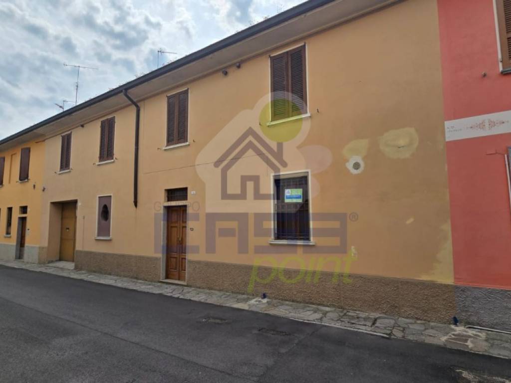 Casa indipendente a Casalbuttano ed uniti in VIA BERTESI 19 - Foto 2