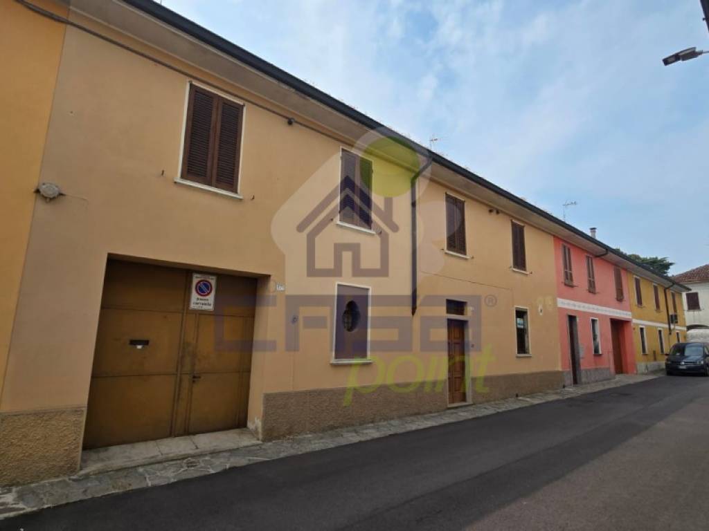 Casa indipendente a Casalbuttano ed uniti in VIA BERTESI 19 - Foto 3