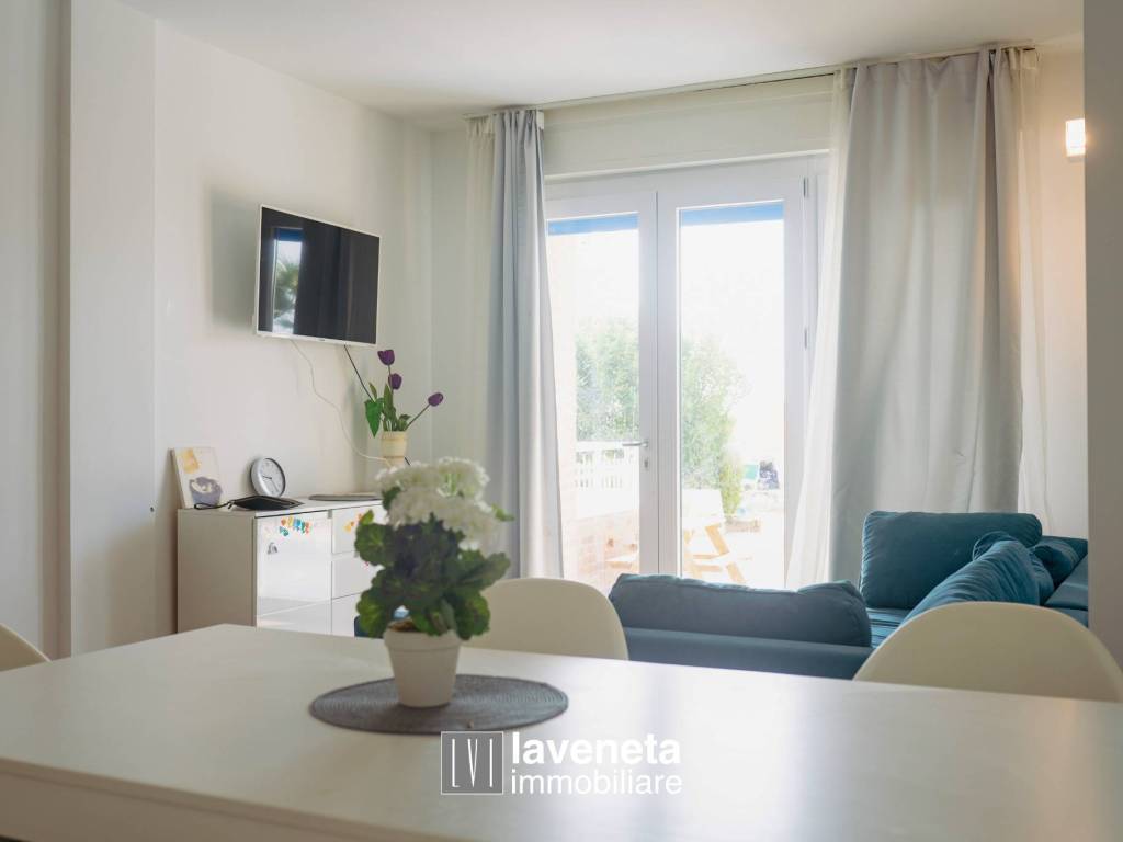 Appartamento a Jesolo in Via Andrea Bafile Accesso al Mare 9, 14 - Foto 5